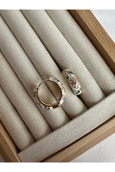 ringbox Flower Patterned White Enamel Hoop Earrings