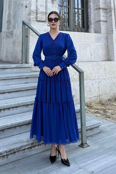 lodmela Φόρεμα σιφόν με κέντημα με λαιμόκοψη V με κορδόνι και λεπτομέρεια ζώνης 6036-Saks Blue