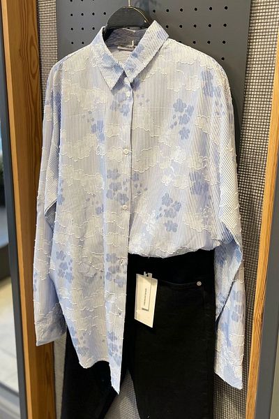FEMELLE Women's Blue Embroidery Embroidered 100% Cotton Oversize Shirt (Choose 1 Size Small)
