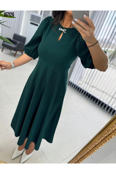 Genel Markalar Kadın Fiyonk Broş Detaylı Kısa Kollu Midi Boy Krep Elbise