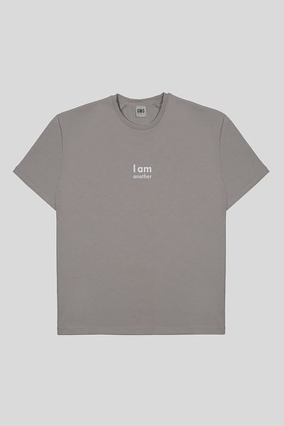 GMG FIRENZE تي شيرت رجالي أساسي مطبوع عليه I AM ANOTHER