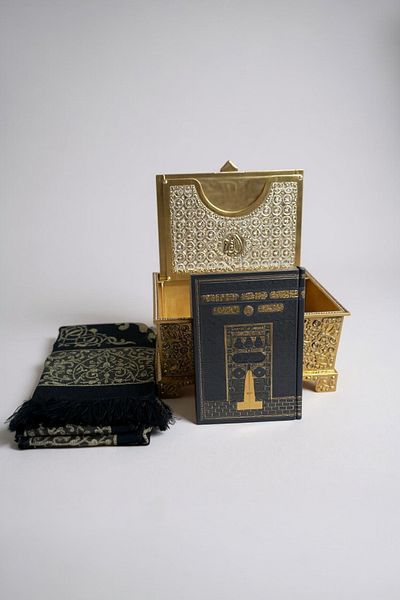 UCR HOME Storage Box Prayer Mat Quran Set Dowry Gift Plastic Decorated Boxed Footed