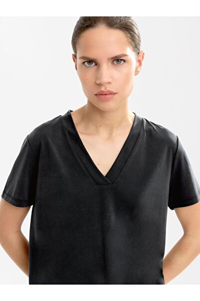 PARFOIS V-Yaka Basic T-shirt