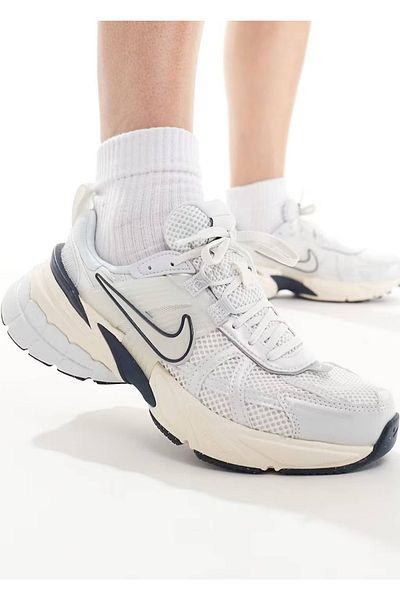 Nike V2K Run Sneakers White and Navy Women's Casual Sports Shoes Sneaker White Navy