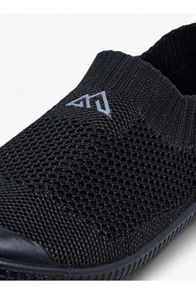 Oaklan by Shoexpress Boys Textured Slip-On Sports Shoes