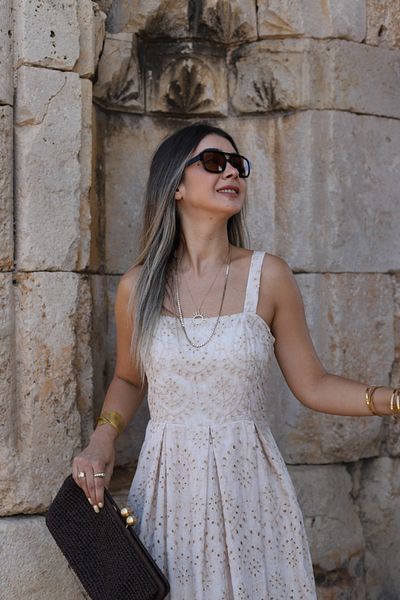 bytugcekaya Μπεζ λουράκι πλισέ φιστό μίντι φόρεμα