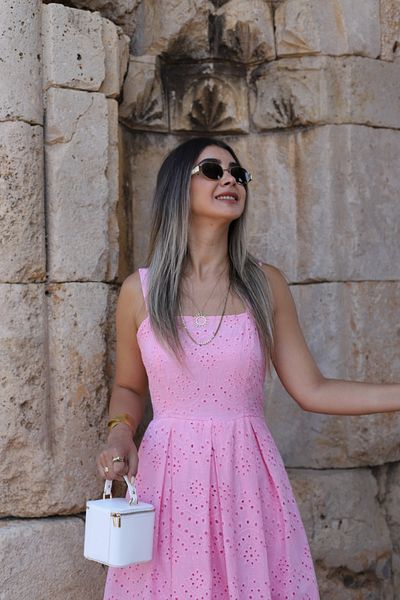 bytugcekaya Ανοιχτό ροζ λουράκι πλισέ φόρεμα Fisto Midi