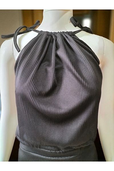 The Fabrics Studio Women's Evening Dress Suit Ribbed Shiny Fabric Slit Crop Suit