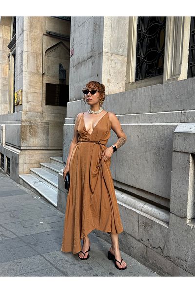 Bak'ap Дълга рокля Helen Alacati с подплата от модал, дълбоко деколте и сламена връзка