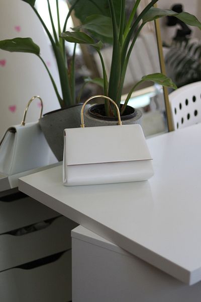 Moom Bag Women's White Leather Metal Handle Detailed Hand & Shoulder Bag