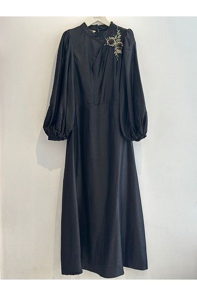 Kayra Embroidered Maxi Satin Dress