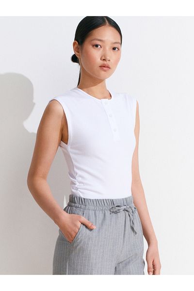 Dilvin 21098 Button Sleeveless Top-White