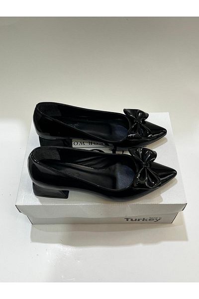 Cico Stiletto Shoe Material Patent Leather Bottom Sole Christmasite with Bowtie on the Face Heel Height 4 cm
