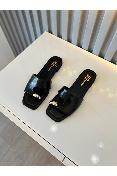 M&B büyük numara 36 ve 43 arası aksesuar detaylı pencereli kadın terlik