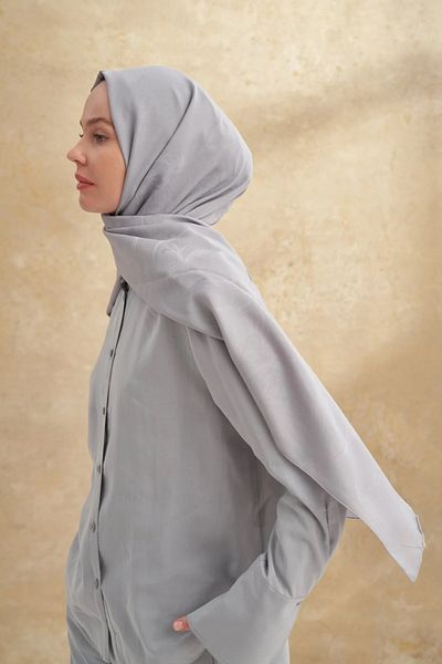 ARMANDA Silver Baroque Pattern Shawl 3357