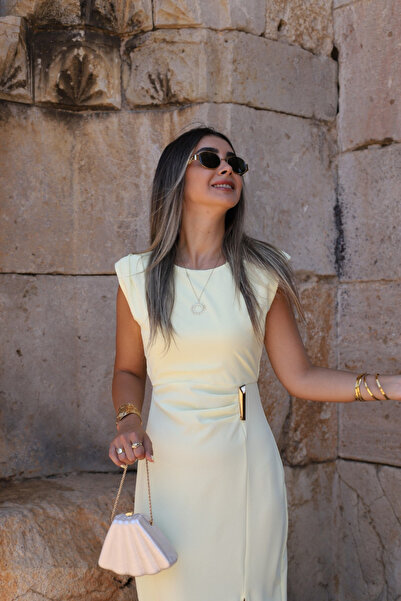 bytugcekaya Sarı Bel Toka Detaylı Yırtmaçlı Elbise