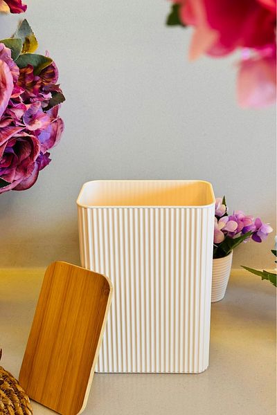 Makri Storage Box with Bamboo Lid - 2 Liters (15 X 9 X 21 cm)