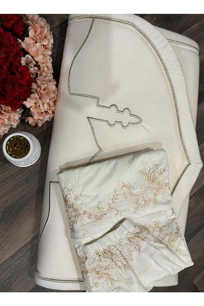 Unspecified Prayer Rug with Women's Prayer Cover