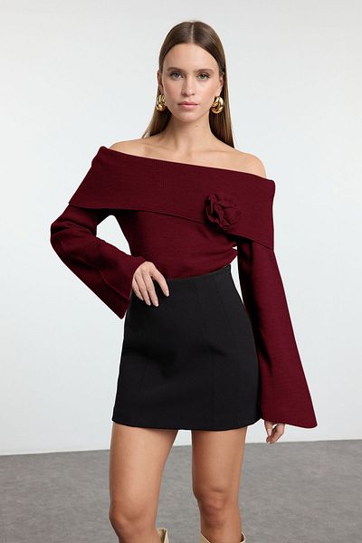 Trendyol Collection Burgundy Rose Detailed Carmen Collar Knitwear Sweater Twoaw25Kz00373