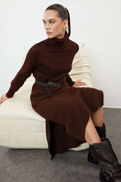 Trendyol Collection Καφέ Midi Wide Fit Πλεκτό Φόρεμα με απαλή υφή TWOAW24EL00034