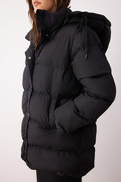 Trendyol Collection Jachetă neagră cu glugă pentru hidrofugă TWOAW24MO00184