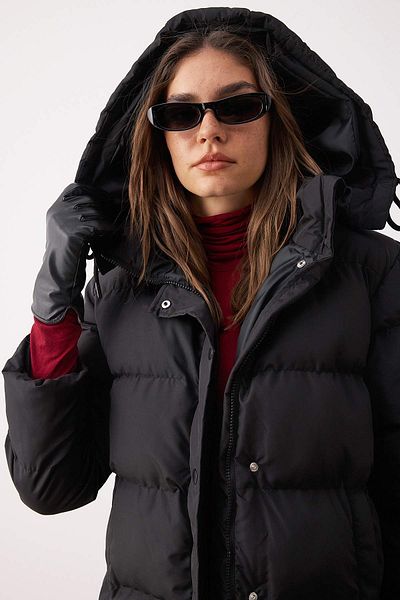 Trendyol Collection Чорний водовідштовхувальний надувний плащ з капюшоном TWOAW24MO00184