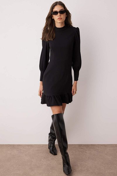 Trendyol Collection Czarna spódnica w kształcie litery A ze stójką, marszczona mini sukienka tkana TWOAW21EL1816
