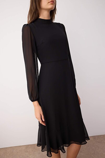 Trendyol Collection Rochie neagră din șifon midi - linie A, guler vertical, căptușită, iarnă - TWOAW20EL1313