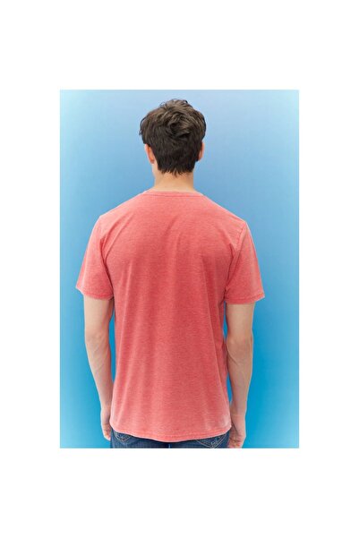 Lee Ελαφρύ γραφικό ανδρικό μπλουζάκι με κόκκινο λαιμόκοψη