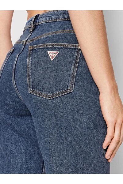 Guess Máma Jean