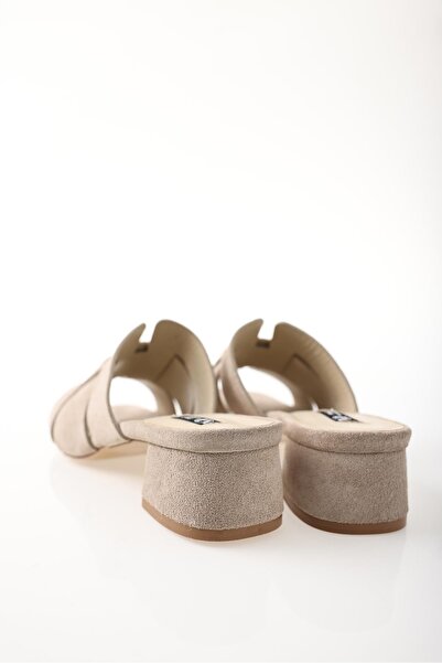 5in1Canpolat Μπεζ σουέντ παντόφλες με τακούνι 25188