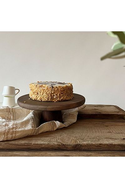 Akayev Wooden 2-Piece Round Presentation Plate Set