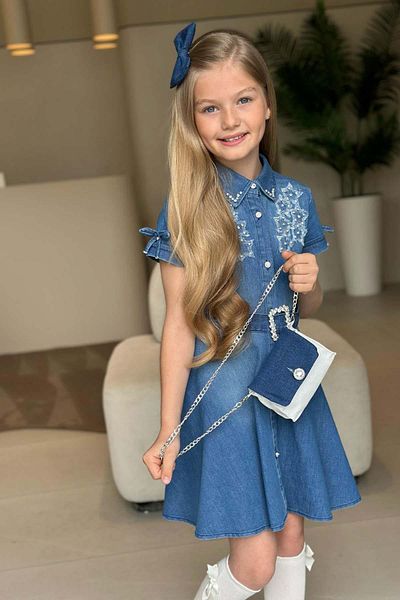 Riccotarz Rochie din denim albastru brodat cu stea de perle, cu nasturi de piatră, guler cămașă pentru fetiță