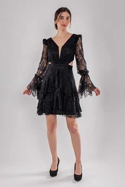 Saygın 470 Beli Pencereli Uzun Kollu Kısa Dantel Elbise