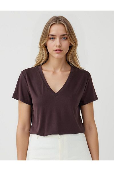 Jimmy Key Brown Straight Cut V-Neck Short Sleeve Basic Knitted T-Shirt