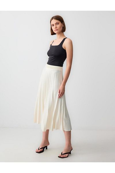 Jimmy Key Ecru Regular Waist Elastic Waist Pleated Knitted Midi Skirt