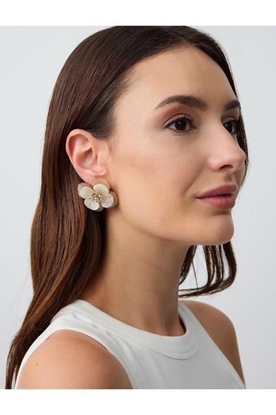 Jimmy Key White Modern Flower Figured Earrings