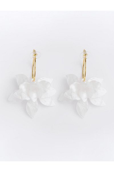 Jimmy Key White Leaf Detailed Flower Patterned Earrings
