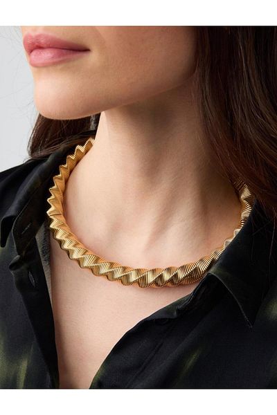 Jimmy Key Gold Color Twist Patterned Shiny Necklace