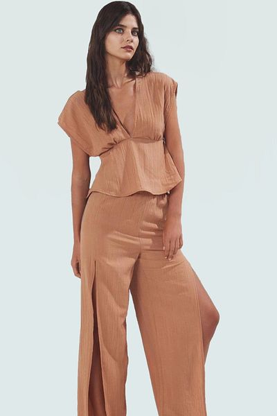 PayBuy Stylish Beach Suit Sleeveless Blouse with Woven Fabric and Split Pants Comfortable Cut Premium Quality