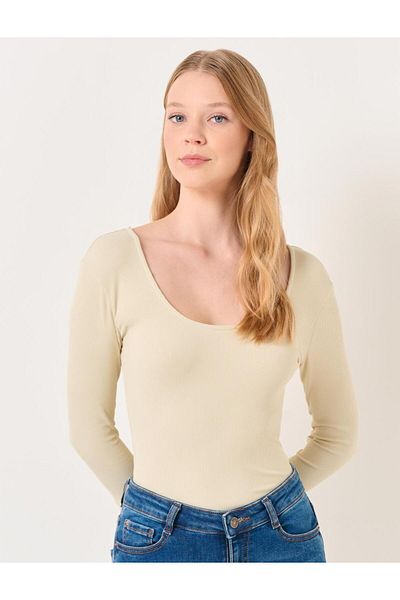 Jimmy Key Stone U Neck Three Quarter Sleeve Basic T-Shirt