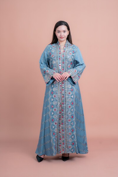 IKKXA جلابية مطرزة عصرية