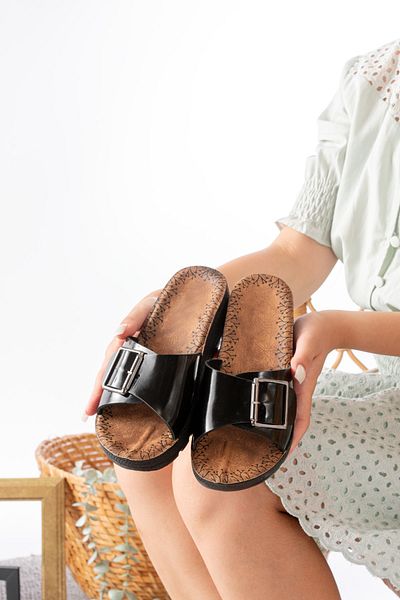 Slipcat Women's Wedge Heel Anatomical Slippers Black Daily Slippers Comfortable Lightweight Stylish Young Mother Slippers