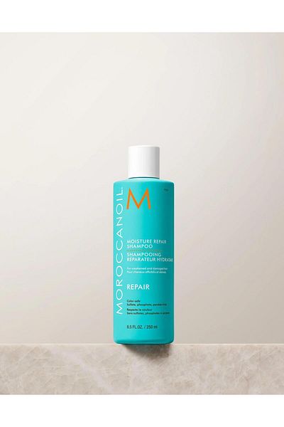 Moroccanoil Shampoo for All Hair Types with Restorative Moisture Balance 250 ml