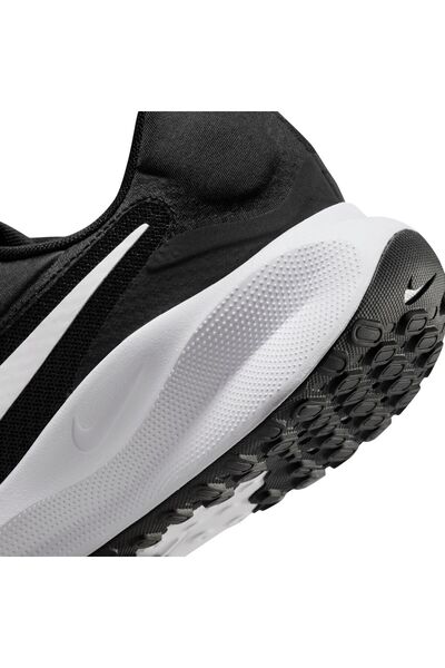 Nike REVOLUTION 7 4E