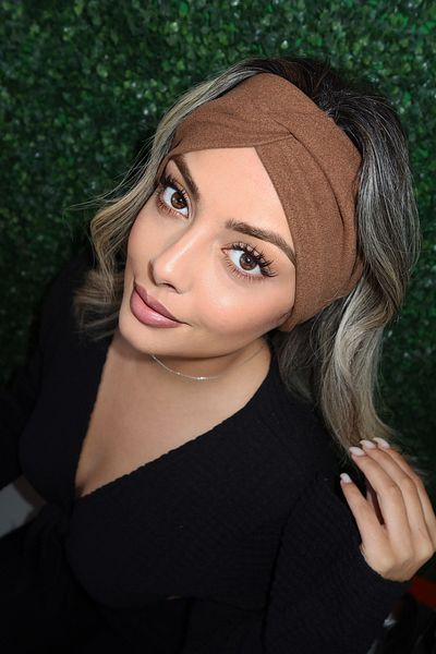 TAKIŞTIR رباط شعر بني غامق
