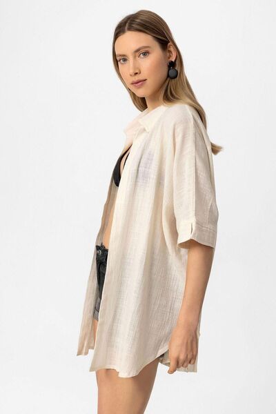 Deriderim Літня бавовняна сорочка - кремового кольору, без ґудзиків, з короткими рукавами та деталями на комірі