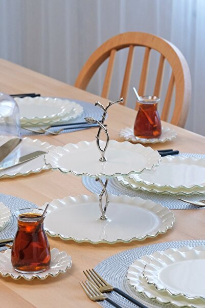 Glore Solid Cream Wavy Platinum Gilt Glass Cookie Holder