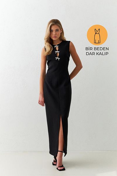Setre Rochie neagră, neelastică, cu decolteu, cu fundă, cu fantă în față, fără mâneci, de lungime midi
