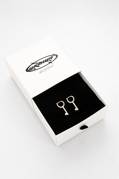 UKHWD SUPPLY Ka5011Al Model Steel Key Earrings